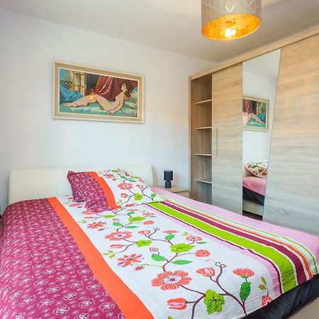 Sunny Apartment Ili Near Amfiteatar Pula Dış mekan fotoğraf
