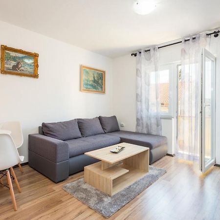 Sunny Apartment Ili Near Amfiteatar Pula Dış mekan fotoğraf